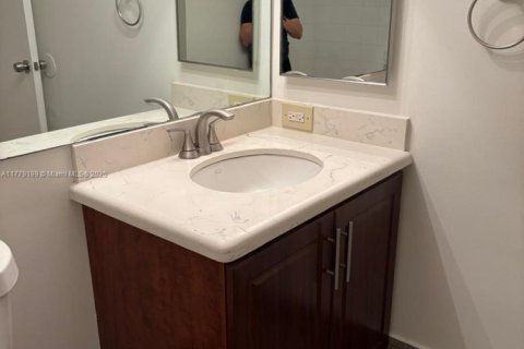 Condo in Miramar, Florida, 3 bedrooms  № 1862068 - photo 25