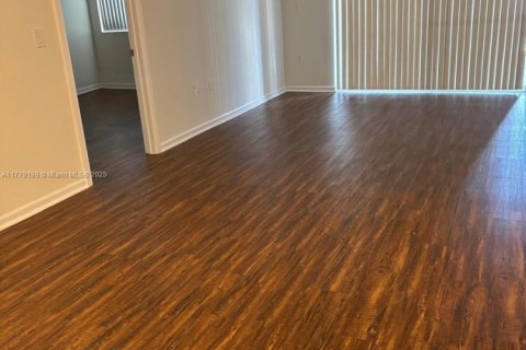 Condo in Miramar, Florida, 3 bedrooms  № 1862068 - photo 4