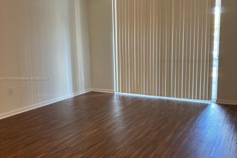 Condo in Miramar, Florida, 3 bedrooms  № 1862068 - photo 2