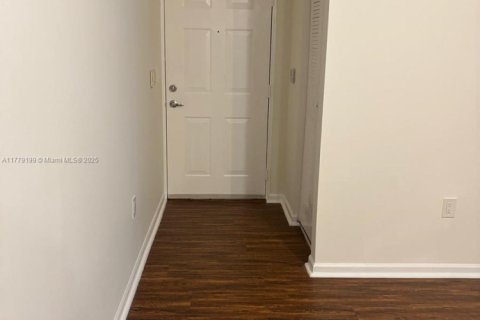 Condo in Miramar, Florida, 3 bedrooms  № 1862068 - photo 3