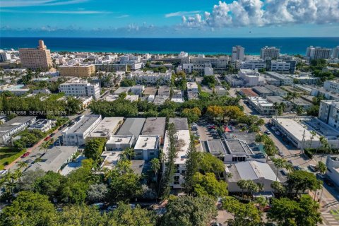 Condo in Miami Beach, Florida, 1 bedroom  № 2000562 - photo 25