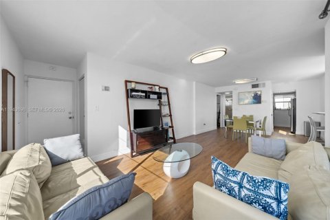 Condo in Miami Beach, Florida, 1 bedroom  № 2000562