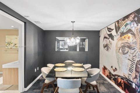 Condo in Fort Lauderdale, Florida, 2 bedrooms № 1979522 - photo 7