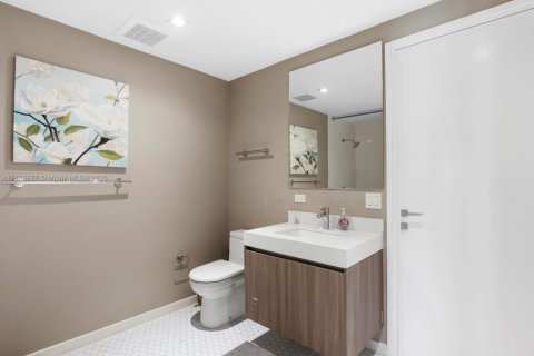 Condo in Fort Lauderdale, Florida, 2 bedrooms № 1979522 - photo 14