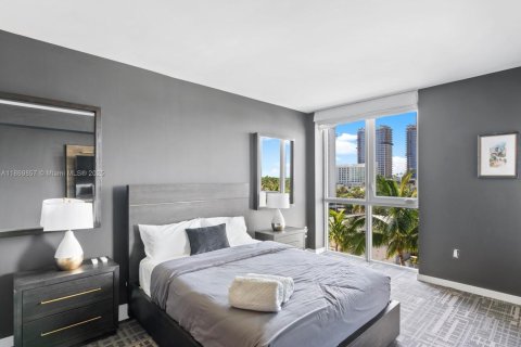 Condo in Fort Lauderdale, Florida, 2 bedrooms № 1979522 - photo 10