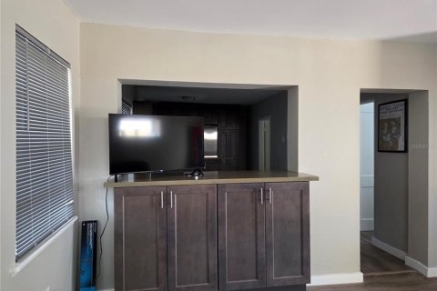 Villa ou maison à louer à Tavares, Floride: 1 chambre, 67.45 m2 № 1734309 - photo 5