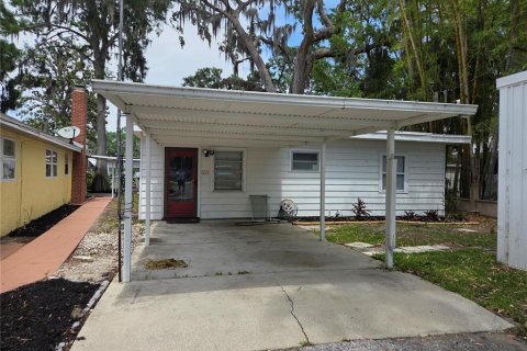 Villa ou maison à louer à Tavares, Floride: 1 chambre, 67.45 m2 № 1734309 - photo 1
