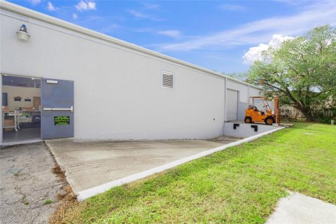 Commercial property in Sarasota, Florida 483.18 sq.m. № 1513841 - photo 26