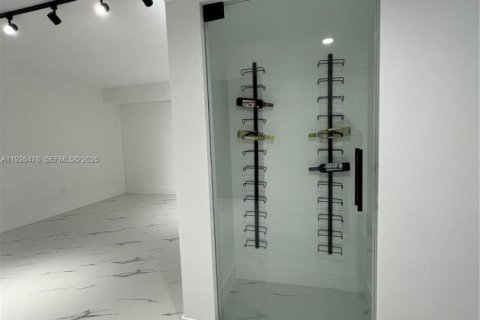 Townhouse in Miami, Florida 2 bedrooms, 124.95 sq.m. № 1985731 - photo 7