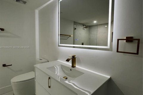 Townhouse in Miami, Florida 2 bedrooms, 124.95 sq.m. № 1985731 - photo 18