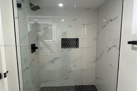 Townhouse in Miami, Florida 2 bedrooms, 124.95 sq.m. № 1985731 - photo 19