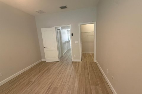 Touwnhouse à louer à Stuart, Floride: 3 chambres, 143.26 m2 № 2268286 - photo 14