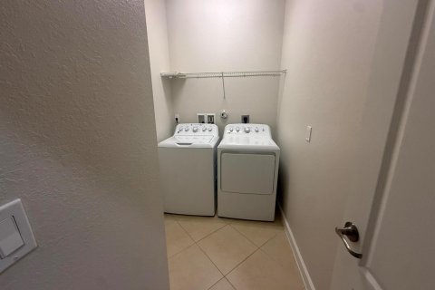 Touwnhouse à louer à Stuart, Floride: 3 chambres, 143.26 m2 № 2268286 - photo 13