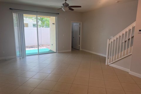 Touwnhouse à louer à Stuart, Floride: 3 chambres, 143.26 m2 № 2268286 - photo 9