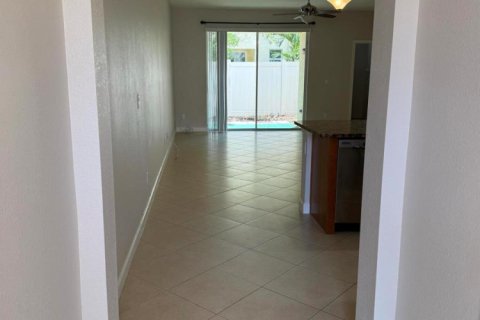 Touwnhouse à louer à Stuart, Floride: 3 chambres, 143.26 m2 № 2268286 - photo 4