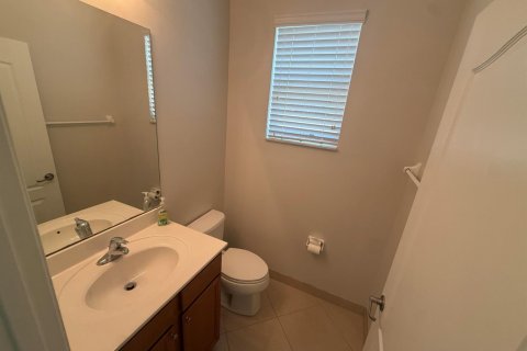 Touwnhouse à louer à Stuart, Floride: 3 chambres, 143.26 m2 № 2268286 - photo 10