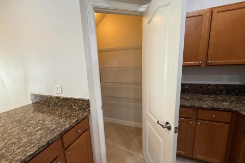 Touwnhouse à louer à Stuart, Floride: 3 chambres, 143.26 m2 № 2268286 - photo 6