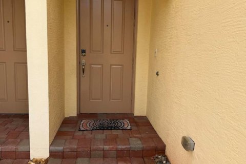 Touwnhouse à louer à Stuart, Floride: 3 chambres, 143.26 m2 № 2268286 - photo 3