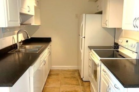 Copropriété à louer à Treasure Island, Floride: 2 chambres, 97.55 m2 № 2312406 - photo 14