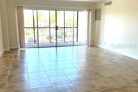 Copropriété à louer à Treasure Island, Floride: 2 chambres, 97.55 m2 № 2312406 - photo 12