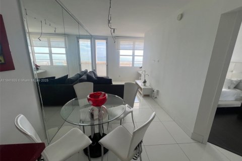 Condominio en alquiler en Miami Beach, Florida, 1 dormitorio, 48.77 m2 № 2019374 - foto 11