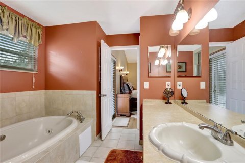 House in Winter Park, Florida 4 bedrooms, 192.77 sq.m. № 1781387 - photo 21