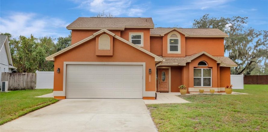 House in Winter Park, Florida 4 bedrooms, 192.77 sq.m. № 1781387