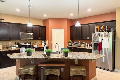 Villa ou maison à louer à Orlando, Floride: 4 chambres, 196.49 m2 № 2230355 - photo 2