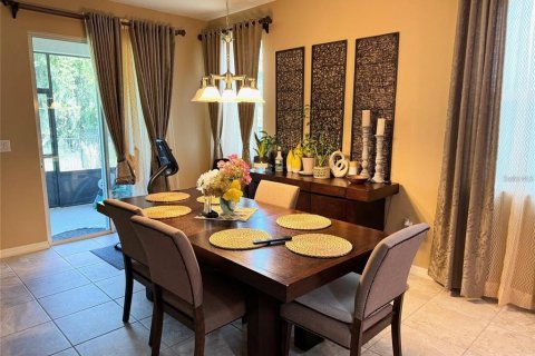 Villa ou maison à louer à Orlando, Floride: 4 chambres, 196.49 m2 № 2230355 - photo 3