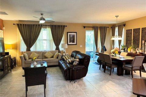 Villa ou maison à louer à Orlando, Floride: 4 chambres, 196.49 m2 № 2230355 - photo 5