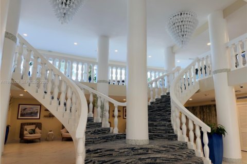 Copropriété à vendre à Pompano Beach, Floride: 2 chambres, 95.5 m2 № 2089717 - photo 8