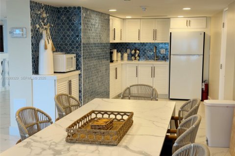 Copropriété à vendre à Pompano Beach, Floride: 2 chambres, 95.5 m2 № 2089717 - photo 12