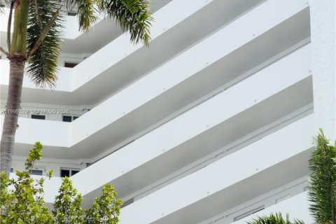 Copropriété à vendre à Pompano Beach, Floride: 2 chambres, 95.5 m2 № 2089717 - photo 6