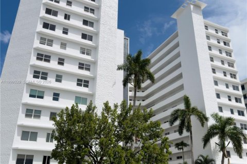 Copropriété à vendre à Pompano Beach, Floride: 2 chambres, 95.5 m2 № 2089717 - photo 4