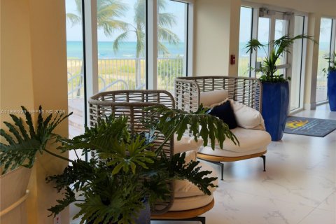 Copropriété à vendre à Pompano Beach, Floride: 2 chambres, 95.5 m2 № 2089717 - photo 11