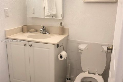 Copropriété à louer à Hollywood, Floride: 44.78 m2 № 1811758 - photo 14