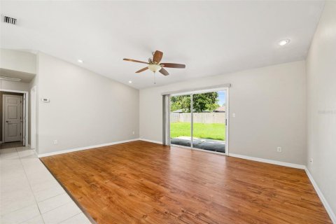 House in Alachua, Florida 3 bedrooms, 126.25 sq.m. № 1914972 - photo 13