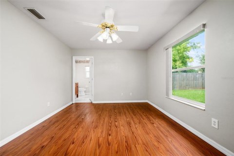 House in Alachua, Florida 3 bedrooms, 126.25 sq.m. № 1914972 - photo 16