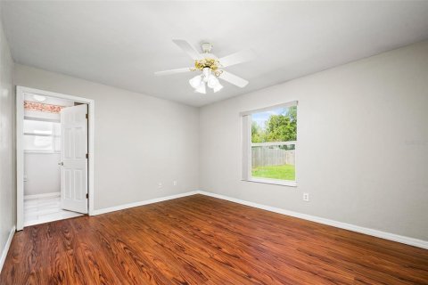 House in Alachua, Florida 3 bedrooms, 126.25 sq.m. № 1914972 - photo 15