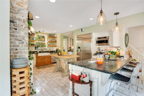 House in Orlando, Florida 6 bedrooms, 581.66 sq.m. № 1765205 - photo 28