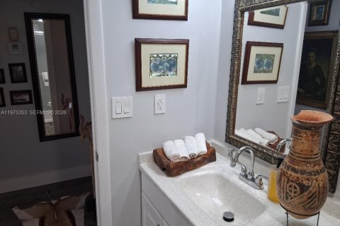 Copropriété à vendre à Pembroke Pines, Floride: 2 chambres, 102.19 m2 № 2040937 - photo 11