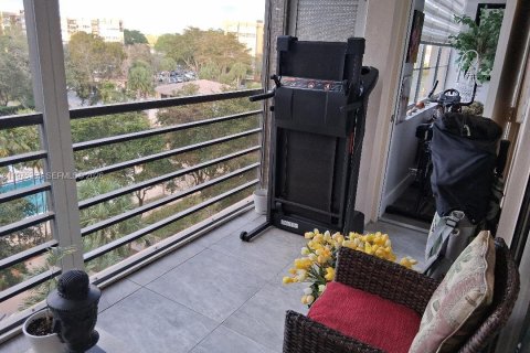 Copropriété à vendre à Pembroke Pines, Floride: 2 chambres, 102.19 m2 № 2040937 - photo 24