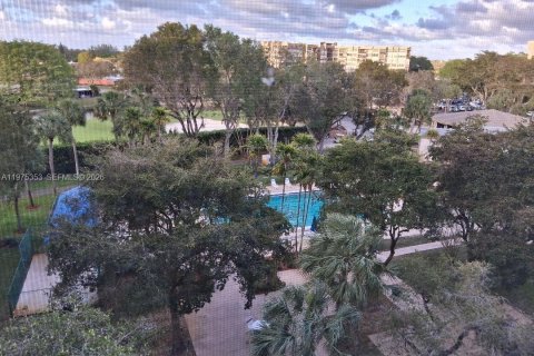 Copropriété à vendre à Pembroke Pines, Floride: 2 chambres, 102.19 m2 № 2040937 - photo 25