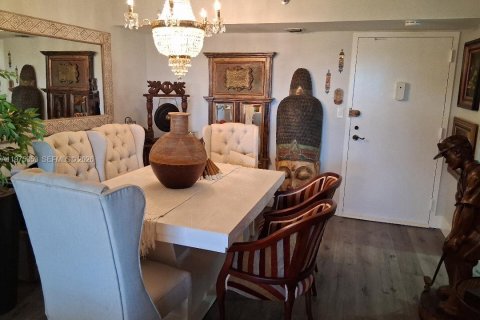 Copropriété à vendre à Pembroke Pines, Floride: 2 chambres, 102.19 m2 № 2040937 - photo 6