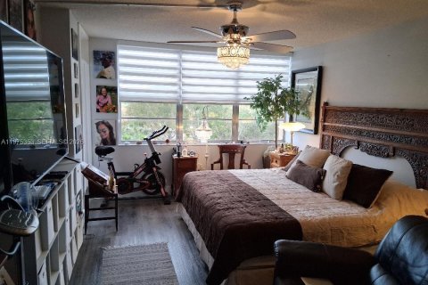 Copropriété à vendre à Pembroke Pines, Floride: 2 chambres, 102.19 m2 № 2040937 - photo 14