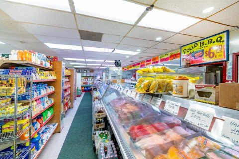 Commercial property in Miami, Florida № 1960479 - photo 25