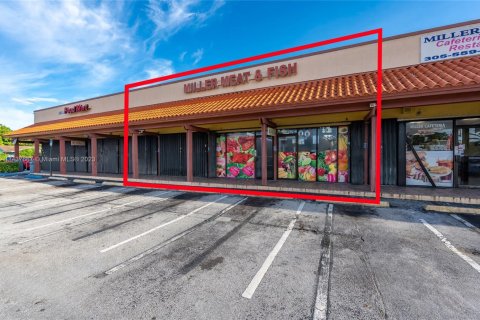 Commercial property in Miami, Florida № 1960479 - photo 5