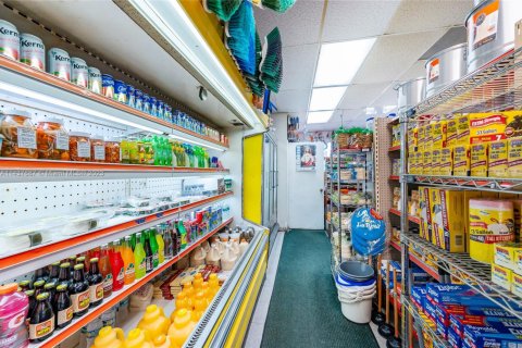 Commercial property in Miami, Florida № 1960479 - photo 26