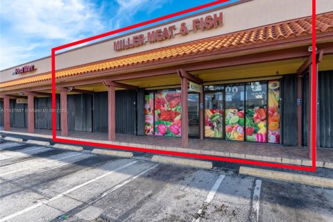Commercial property in Miami, Florida № 1960479 - photo 11