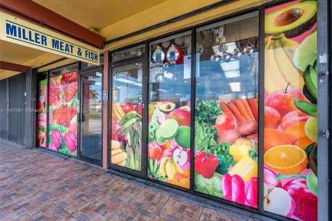 Commercial property in Miami, Florida № 1960479 - photo 12